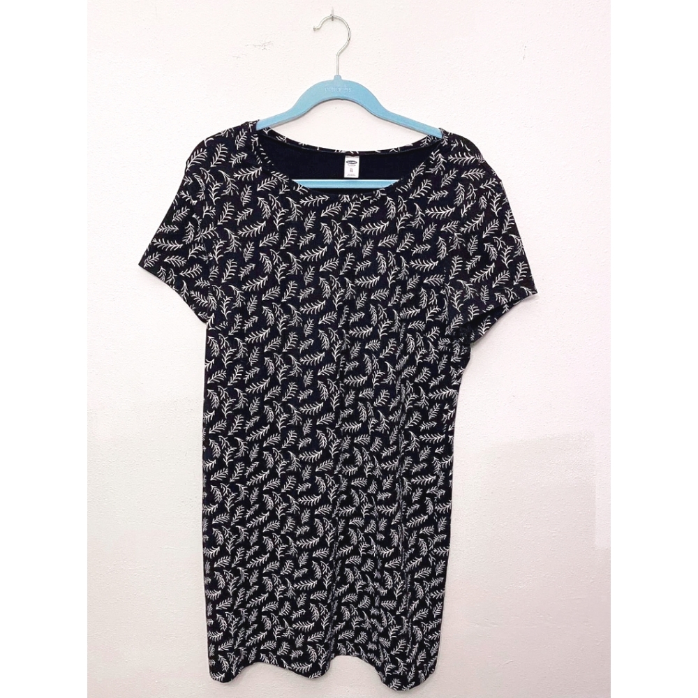 Old Navy Short-Sleeved Dress Black/White Pattern Size XL